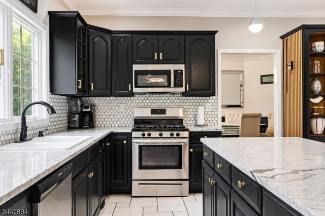 10 Pasha Ct, Rockaway Twp., NJ 07435