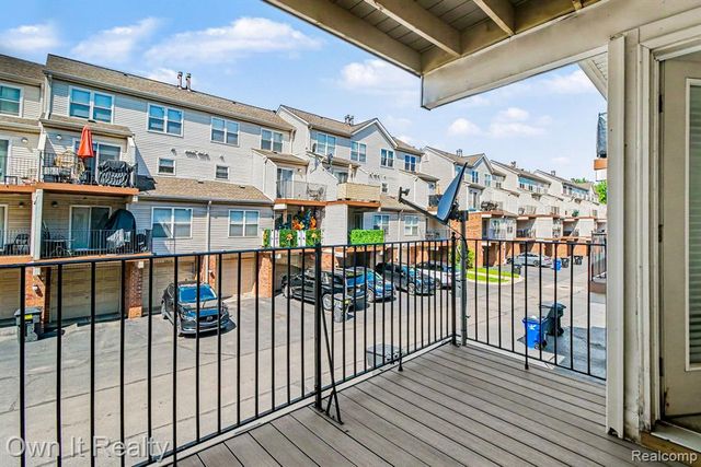 1725 Campau Farms Circle, Detroit, MI 48207