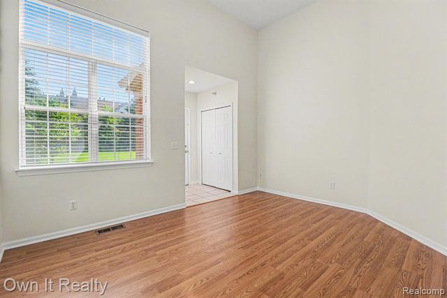 1725 Campau Farms Circle, Detroit, MI 48207