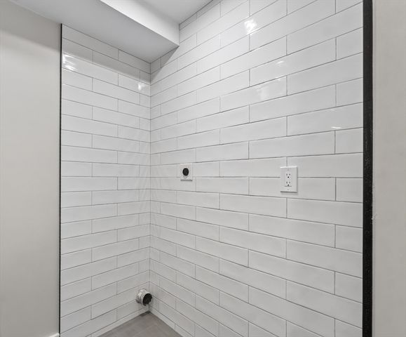 28 Fieldstone Dr, Burlington, MA 01803