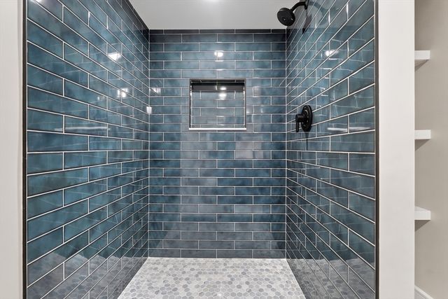 28 Fieldstone Dr, Burlington, MA 01803