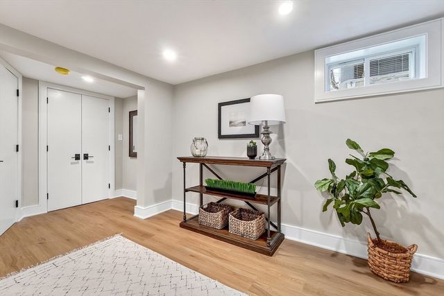 28 Fieldstone Dr, Burlington, MA 01803