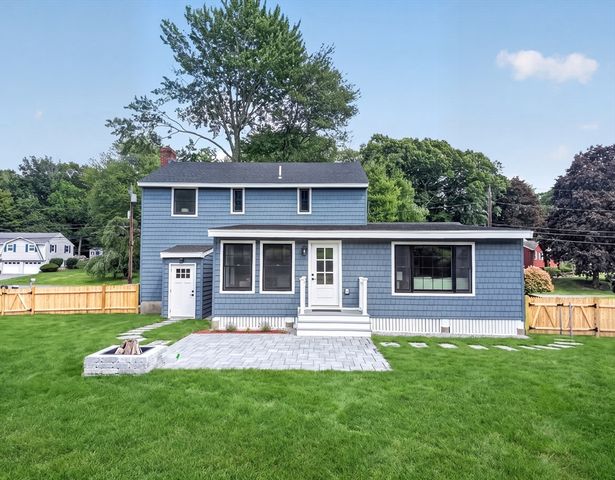 28 Fieldstone Dr, Burlington, MA 01803