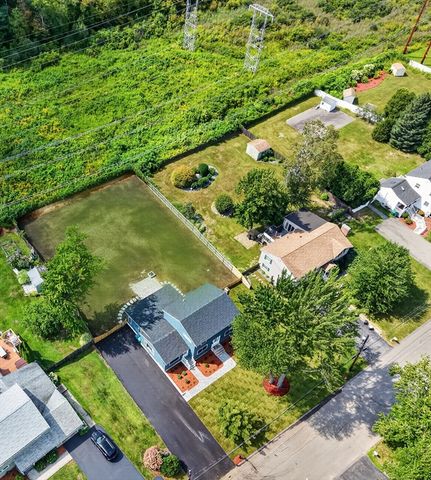 28 Fieldstone Dr, Burlington, MA 01803