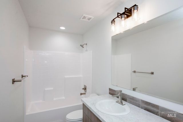 5155 E Open Canyon Dr, Nampa, ID 83687