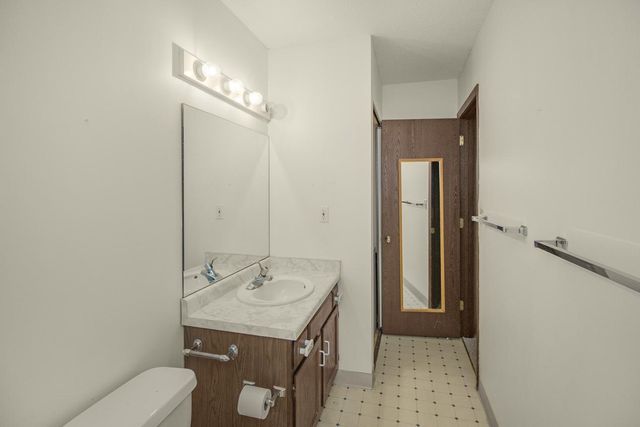 1181 Edgcumbe Road 406, Saint Paul, MN 55105