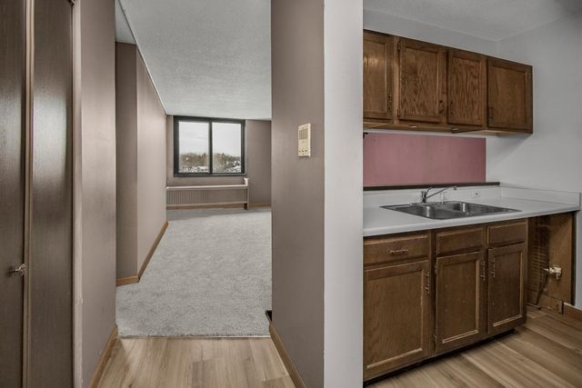 1181 Edgcumbe Road 406, Saint Paul, MN 55105