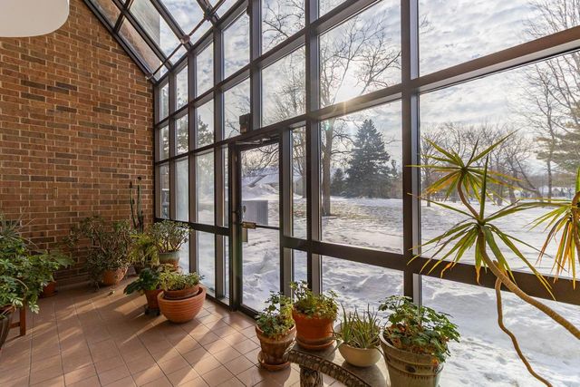 1181 Edgcumbe Road 406, Saint Paul, MN 55105