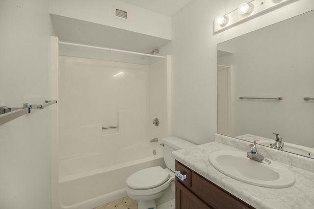 1181 Edgcumbe Road 406, Saint Paul, MN 55105