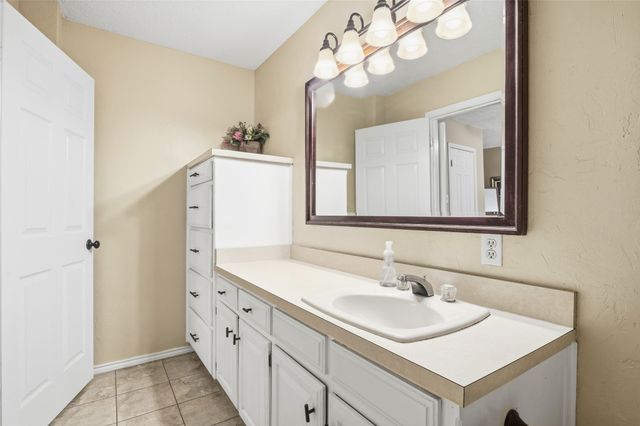 6604 Gillis Johnson, Fort Worth, TX 76179