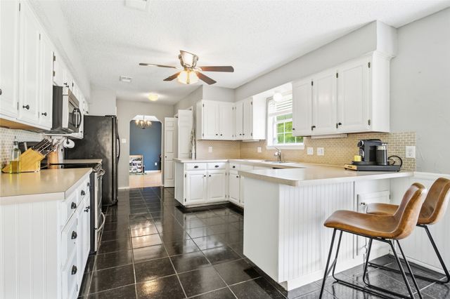 6604 Gillis Johnson, Fort Worth, TX 76179