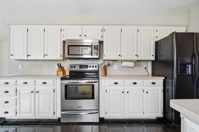 6604 Gillis Johnson, Fort Worth, TX 76179