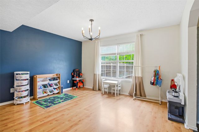 6604 Gillis Johnson, Fort Worth, TX 76179