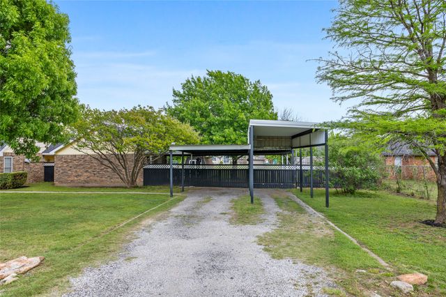 6604 Gillis Johnson, Fort Worth, TX 76179