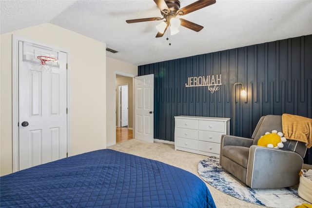 6604 Gillis Johnson, Fort Worth, TX 76179