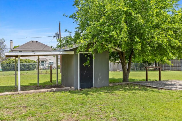 6604 Gillis Johnson, Fort Worth, TX 76179