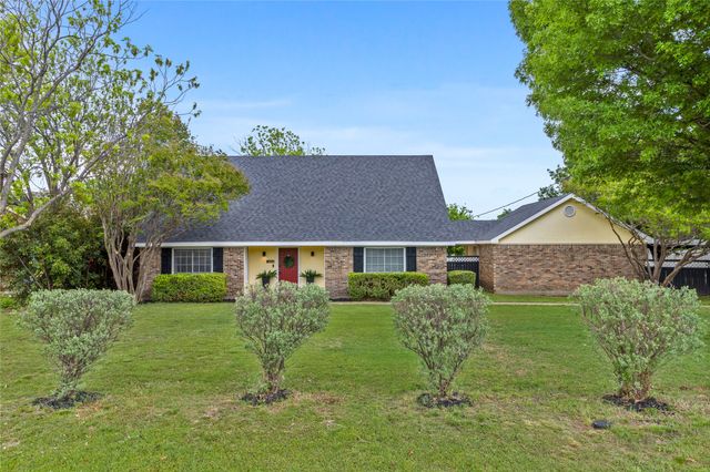 6604 Gillis Johnson, Fort Worth, TX 76179