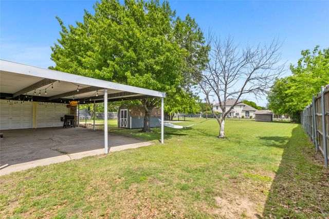 6604 Gillis Johnson, Fort Worth, TX 76179