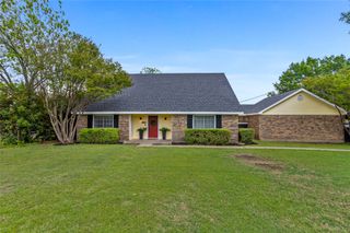6604 Gillis Johnson, Fort Worth, TX 76179