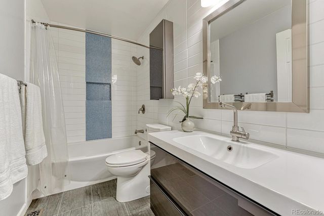 7054 S Elm Street, Centennial, CO 80122