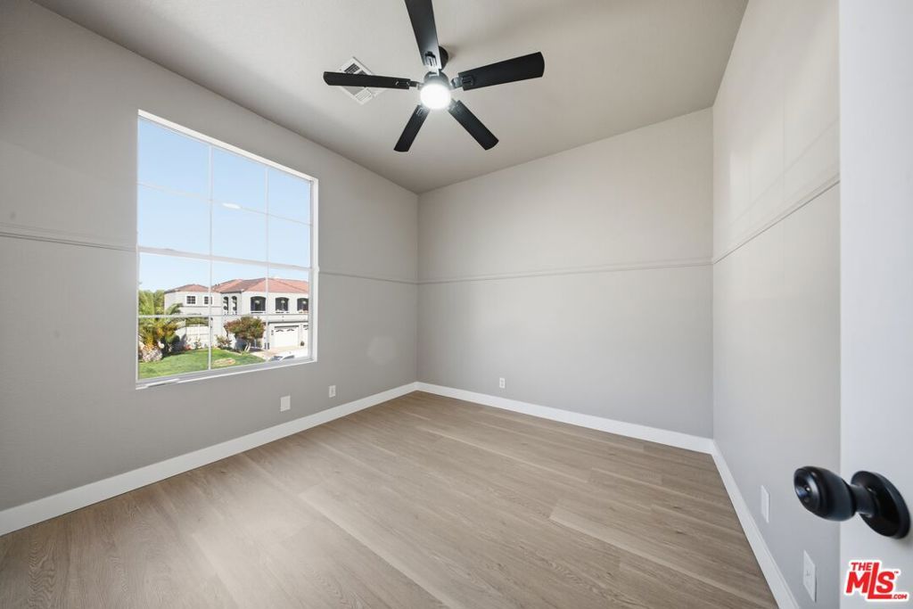 Image 43 of property listing at 38855 Calistoga Street, Palmdale, CA 93551