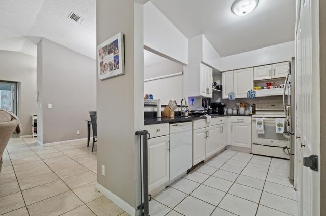 6194 Pine Tree Lane D, Tamarac, FL 33319