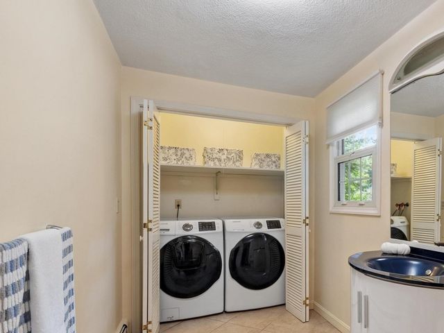 6 Sandy Drive, Acton, MA 01720