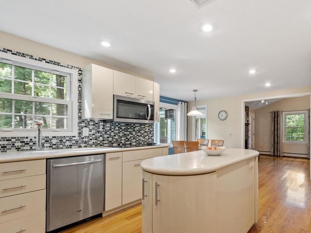6 Sandy Drive, Acton, MA 01720