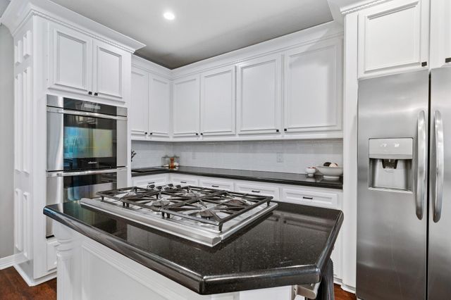 177 Somerton Drive, Montgomery, TX 77356