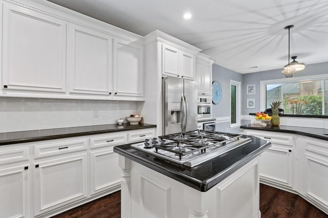 177 Somerton Drive, Montgomery, TX 77356