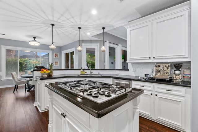 177 Somerton Drive, Montgomery, TX 77356