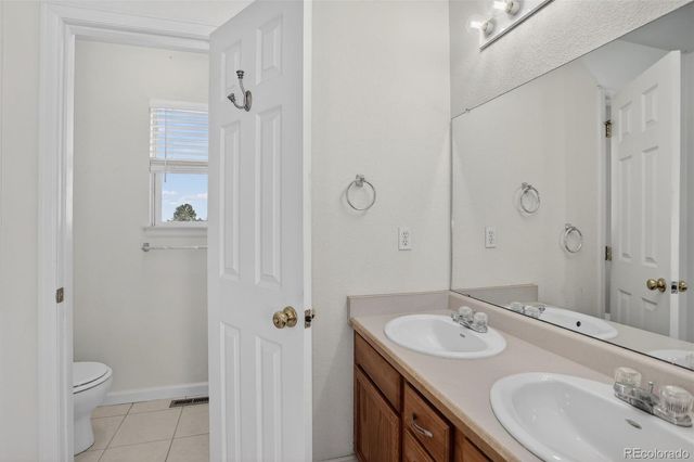 56981 E 24th Avenue, Strasburg, CO 80136