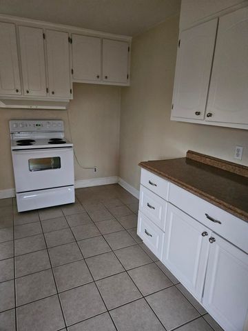 2718 Meadowview DR, Roanoke, VA 24017