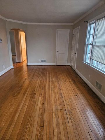 2718 Meadowview DR, Roanoke, VA 24017