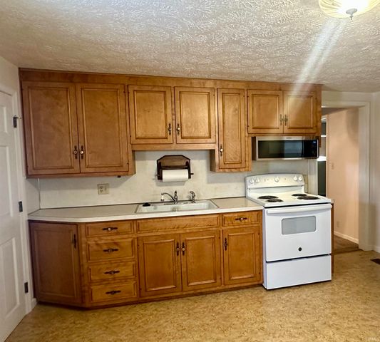 205 E Franklin Street, Delphi, IN 46923