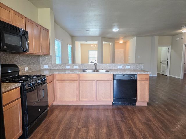 11126 Kingsnorth Drive, Tomball, TX 77375