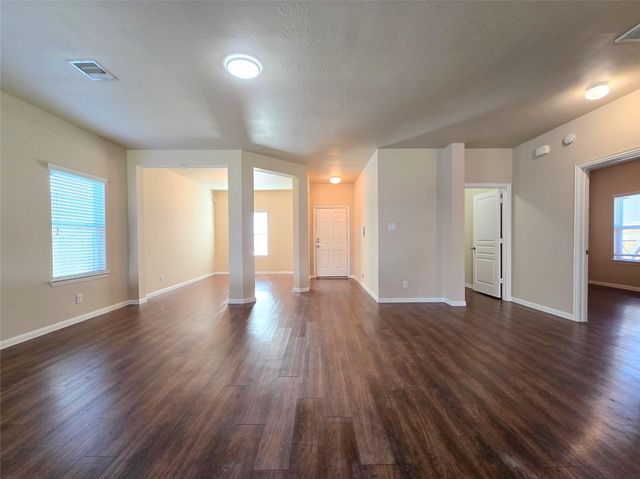 11126 Kingsnorth Drive, Tomball, TX 77375