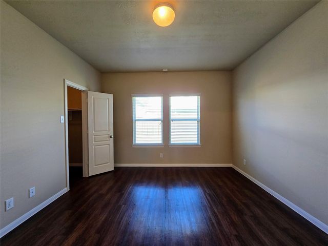 11126 Kingsnorth Drive, Tomball, TX 77375