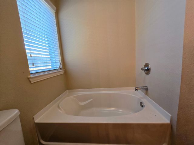 11126 Kingsnorth Drive, Tomball, TX 77375