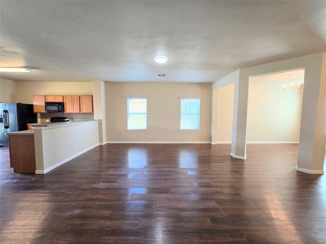 11126 Kingsnorth Drive, Tomball, TX 77375