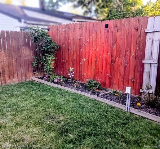 5635 Clippert Street, Dearborn Heights, MI 48125