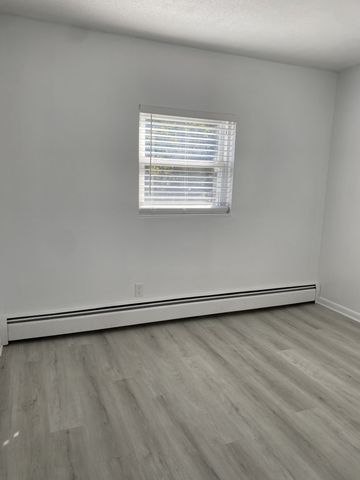 10 Flood Street B, Waltham, MA 02453