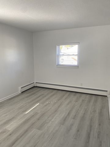 10 Flood Street B, Waltham, MA 02453
