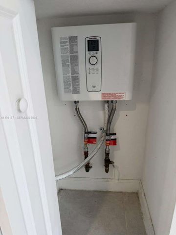 12436 NW 23rd Ct, Miami, FL 33167