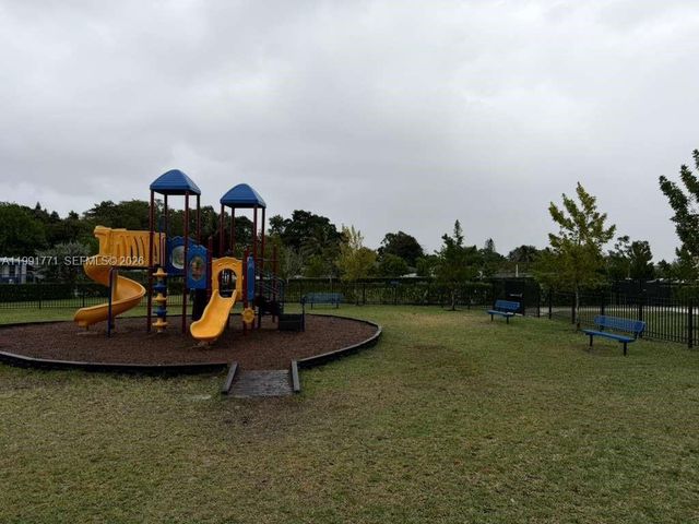 12436 NW 23rd Ct, Miami, FL 33167