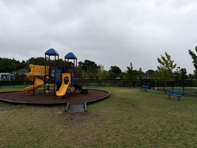 12436 NW 23rd Ct, Miami, FL 33167