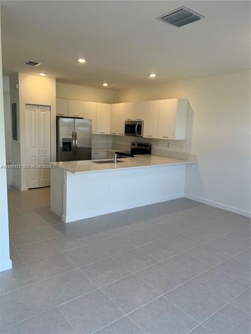 12436 NW 23rd Ct, Miami, FL 33167