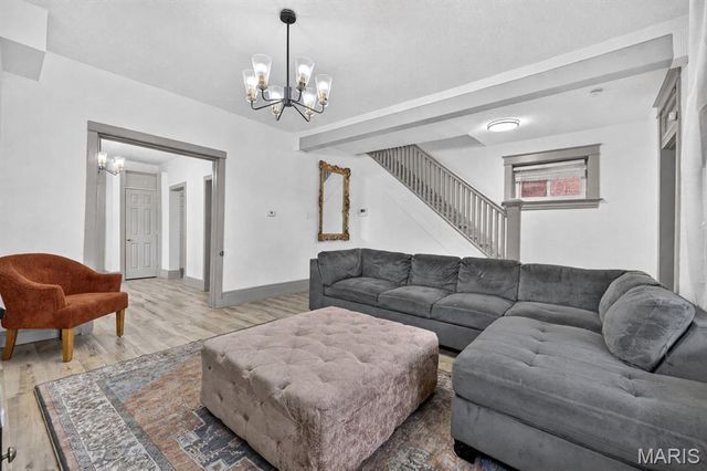 2865 Texas Avenue, St Louis, MO 63118