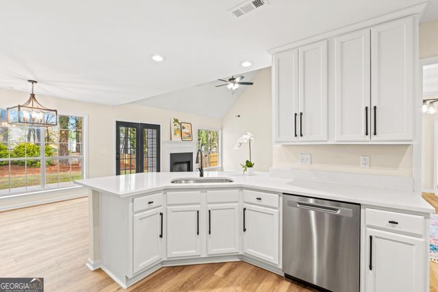 38 Park Forest Curve, Newnan, GA 30265