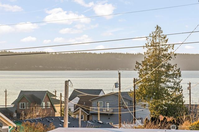 150 Henning Drive, Camano Island, WA 98282